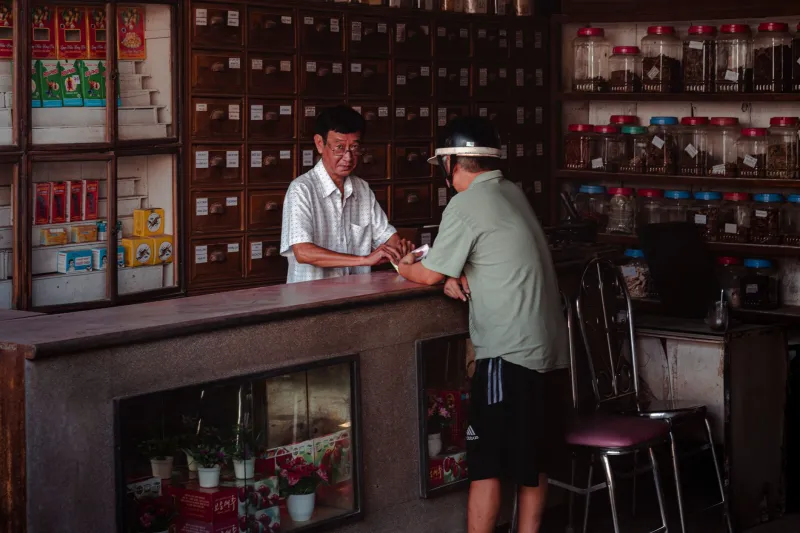 The Manager Who Made the Call: When a Return Was a Conversation, Not a Barcode Scan